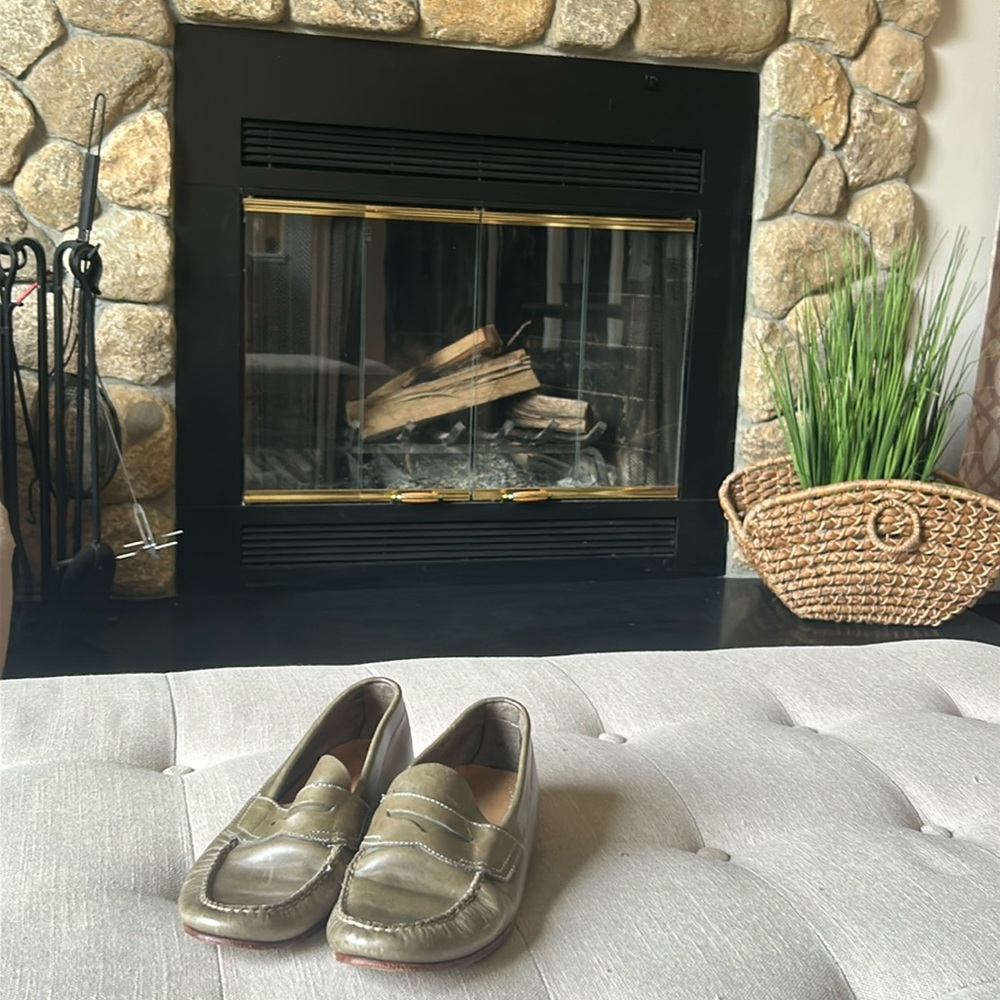 Weejuns G.H Bass & Co Olive Loafers🫒Size 7